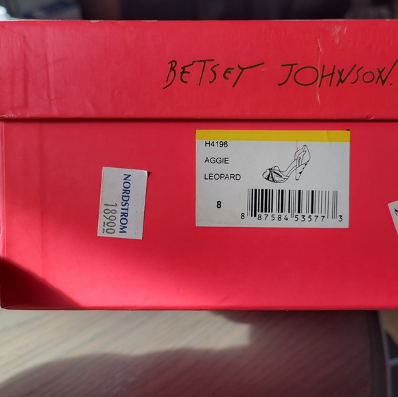 Betsey Johnson embroidered heels - Picture 6 of 14